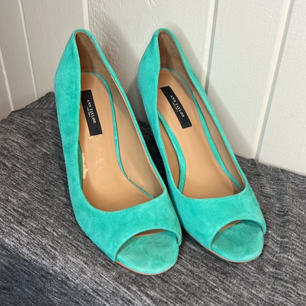 Ann Taylor Open Toe Wedge - Picture 2 of 9